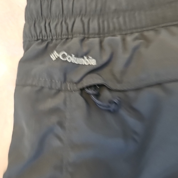 Columbia Black Shorts Size L - Picture 5 of 7